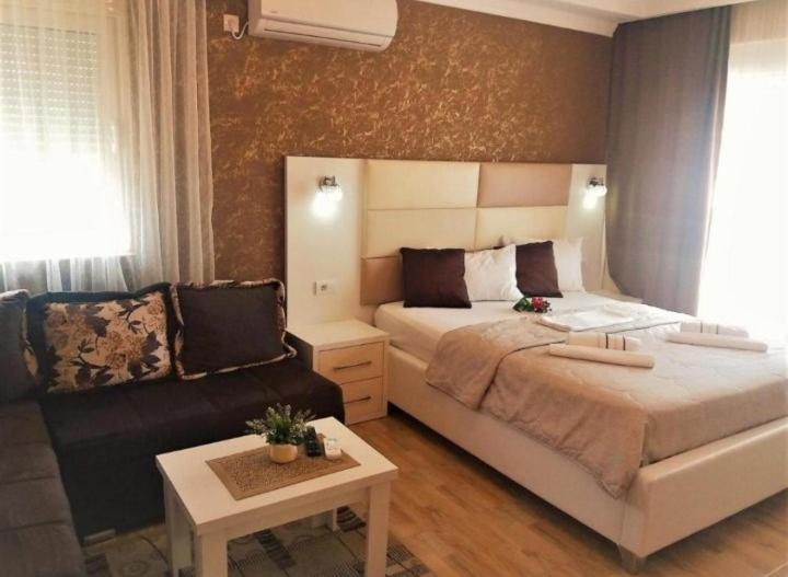 Apartmants Elisa ウルツィニ エクステリア 写真